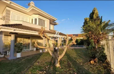 Casa de alto padrão com piscina privativa em são leopoldo - morro do espelho