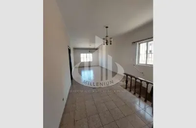 Casa com 2 quartos para alugar no Cerâmica, São Caetano do Sul 