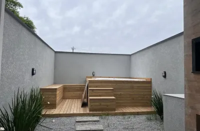 Belíssimos sobrados na praia da cachoeira do bol jesus/ florianópolis