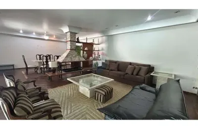 Casa térrea mobiliada para locação com 4 suítes, 481m² no alphaville 5 – santana de parnaíba/sp