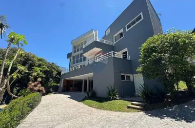 Luxo e Conforto: Locação 1.000 m2, 4 suítes, Tamboré 01, Alphaville