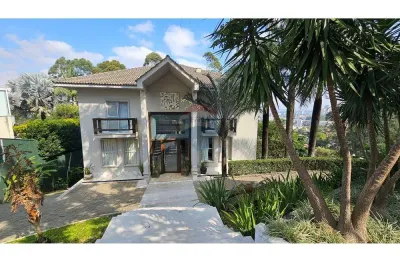 Casa em condomínio fechado com 4 quartos para alugar na Avenida Atibaia, 000, Tamboré, Barueri