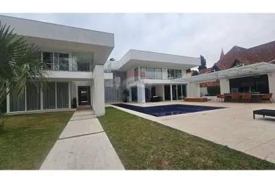 Mansão de luxo à venda com 5 suítes e spa privativo no condomínio tamboré 01 – santana de parnaíba/sp