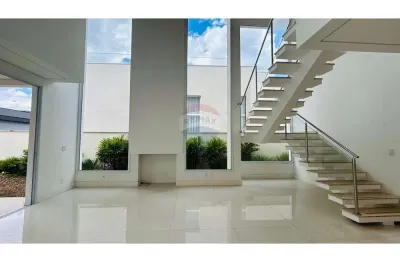 Casa Semi-Mobiliada para Locação com 04 suítes no Burle Marx - Santana de Parnaíba, SP