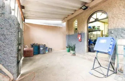 Imóvel Comercial e Industrial para Locação – 300 m² Pé-Direito Alto