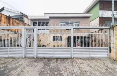 Casa 3 quartos com edícula e 4 vagas - próximo metrô e Parque Ceret