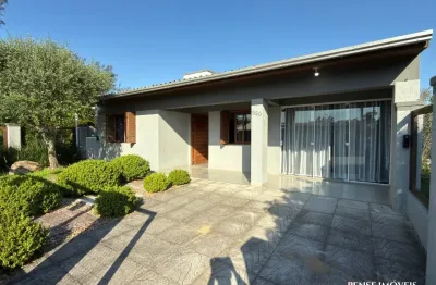 Casa terrea 2 dormitórios bem localizada em xangri-lá pronta para uso, toda mobiliada