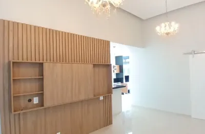 Li da casa a venda no village moutonne, com otimo acabamento e móveis planejados