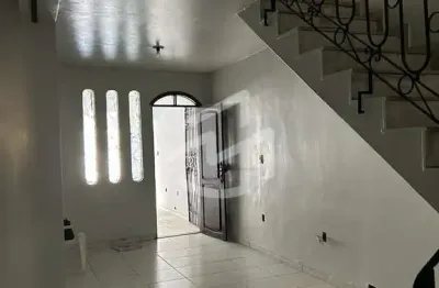 Casa com 5 quartos, sendo três suítes para alugar por r$ 5.100,00 /mês - umarizal - belém/pa