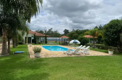 Chácara / sítio com 3 quartos à venda no Campo Largo da Roseira, São José dos Pinhais 