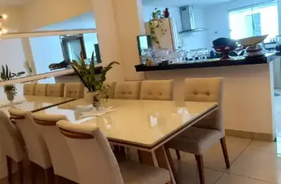 Linda casa aconchegante, pronta para morar, completa, ben localizada.