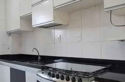 Lindo apartamento, pronto para morar; localização privilegiada.
