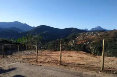 Terreno à venda na Rua Bolívia, Nogueira, Petrópolis