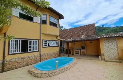 Casa com 4 quartos à venda na Rua Divino Espírito Santo, Carangola, Petrópolis
