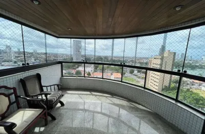 Apartamento à venda com 4 quartos, sendo 3 suítes, no centro de campina grande