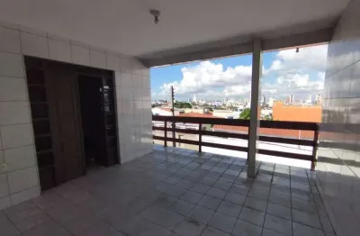 Casa à venda, com 6 quartos e terreno grande, na bela vista, em campina grande