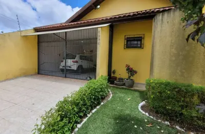 Casa à venda com 3 quartos, sendo 1 suíte, no bairro Jardim Paulistano em Campina Grande