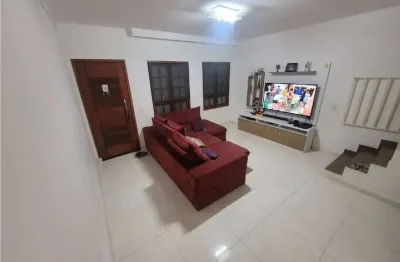 Casa Aconchegante com 3 Quartos  e 3 vagas em Condomínio Fechado