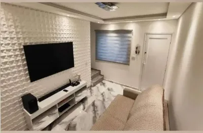 Sobrado em Condomínio Fechado - 2 Suítes - 3 Andares Vila Nivi