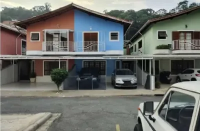 Linda Casa de Condomínio no Horto Florestal com 3 dormitório e 3 vagas