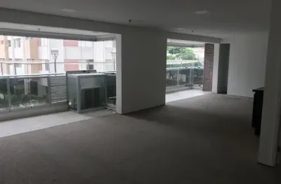 Conjunto comercial 127m², com 3 banheiros e 3 vagas em Santana Braz Leme