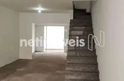 Ponto comercial com dois pavimentos, localização privilegiada, ideal para escritório ou loja