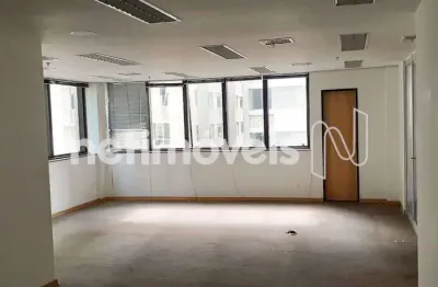 Sala comercial com 3 salas para alugar na Rua Leôncio de Carvalho, Paraíso, São Paulo