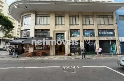 Ponto comercial que une história, arquitetura e potencial, com alto fluxo de pedestre