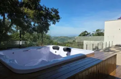 Vendo excelente casa de alto padrão no condomínio parque jardim da serra