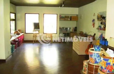 Casa com 4 quartos à venda na Pampulha, Belo Horizonte 