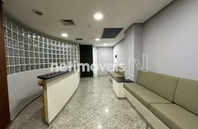 Sala comercial com 3 salas para alugar na Rua Ministro Gabriel de Rezende Passos, 500, Moema, São Paulo