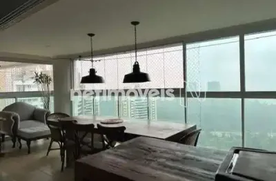 Apartamento com 4 quartos para alugar na Rua Itapaiuna, Jardim Morumbi, São Paulo