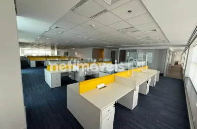 Terreno comercial para alugar na Rua Pascoal Pais, 525, Vila Cordeiro, São Paulo