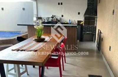 Casa com 2 quartos sendo 1 suíte - piscina - em condomínio fechado