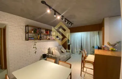 Apartamento- 2 quartos, 1 suíte, 60m², armários- jardim atlântico