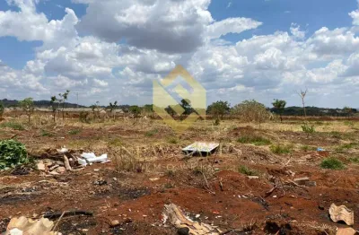 Terreno à venda na Avenida Ipiranga, Setor Cristina, Trindade