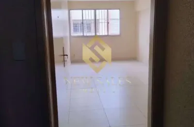 Apartamento- 2 quartos, 2 banheiros, 74m², 1 vaga, armários- centro