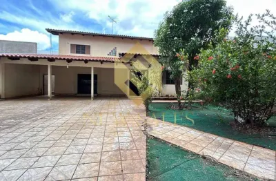Casa com 3 quartos para alugar na Rua 135, Setor Marista, Goiânia