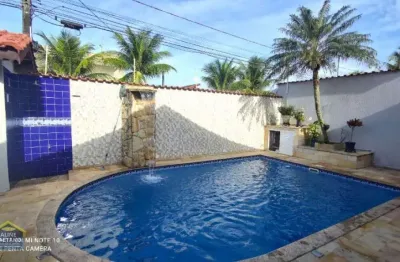 Casa térrea isolada com piscina e churrasqueira - 5 vagas de garagem!!