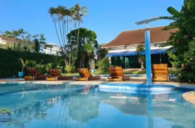 Oportunidade! 14 suítes, imóvel comercial, podendo ser residencial também!