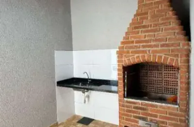 Casa térrea geminada com 2 dorms - quintal com churrasqueira!