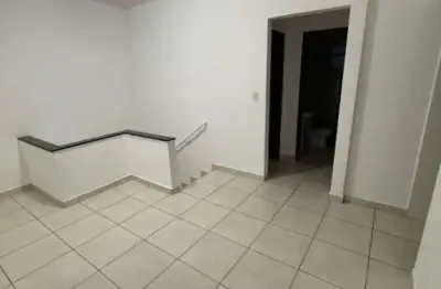 Casa sobreposta alta com 2 dorms no jardim trevo!! - cód: act3380