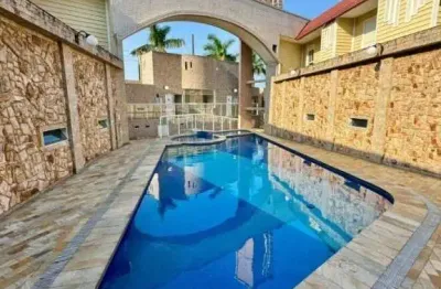 Casa de condomínio 02 suítes, 02 vagas privativas, 117 m2  640 mil