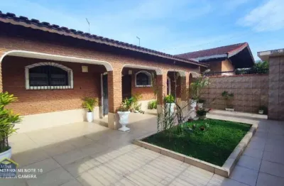Casa isolada 4 dorms, próximo a praia, mobiliada , aréa militar !!!