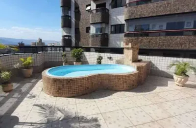 Linda cobertura, piscina privativa, dependência de empregada, planejados , uma quadra da praia.