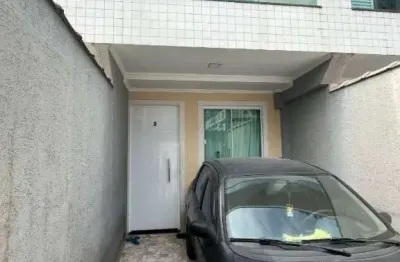 Sobrado geminado individual com 2 dorms varanda e 1 vaga de garagem!