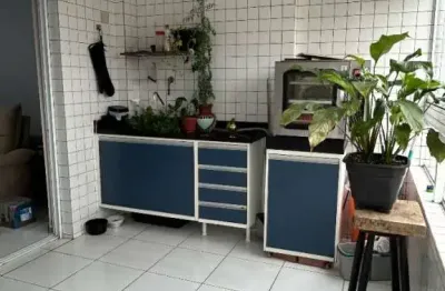 02 dorms, sendo 01  suíte, 01 vaga, 200 mts do mar, pronto para morar!