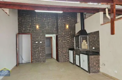 Lindo sobrado triplex na guilhermina - apenas 300mts do mar e financia! agende sua visita!