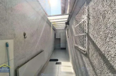 Linda casa de condomínio térrea com 2 dorms e quintal com teto retrátil!! financia!