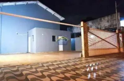 Espaçoso Sobrado 2 Quartos em Condomínio no Sítio do Campo - Praia Grande!